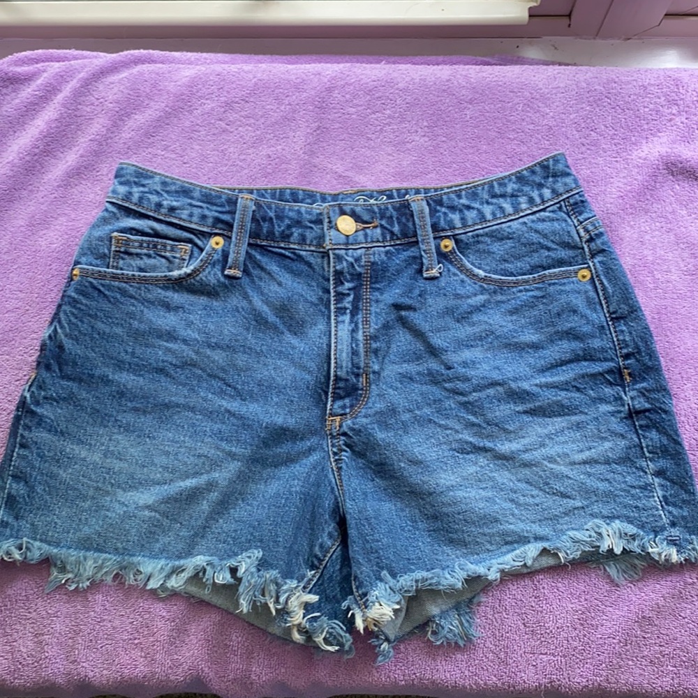 ‼️Low price‼️ Universal thread ripped shorts